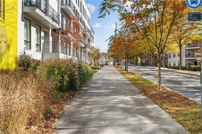 Building Photo - 1272 Longreen Ter NW