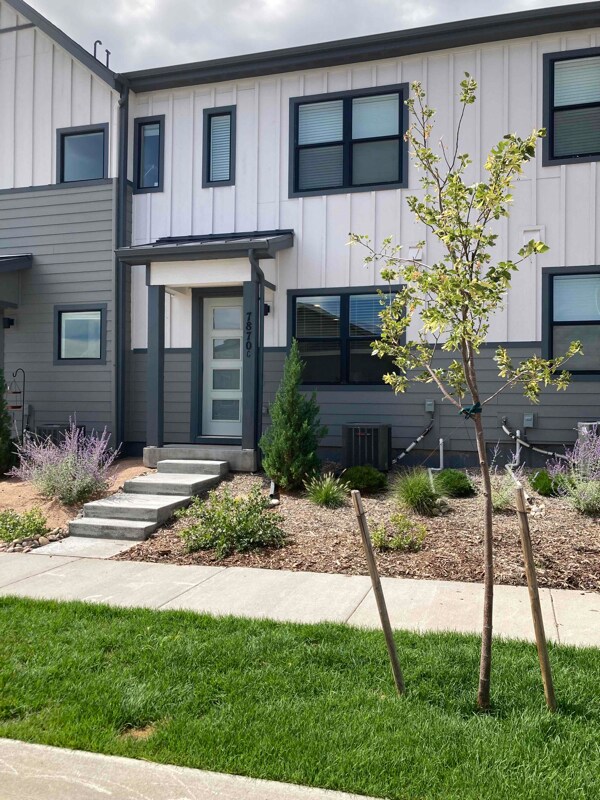 Building Photo - 7870 Horsebrush Ln