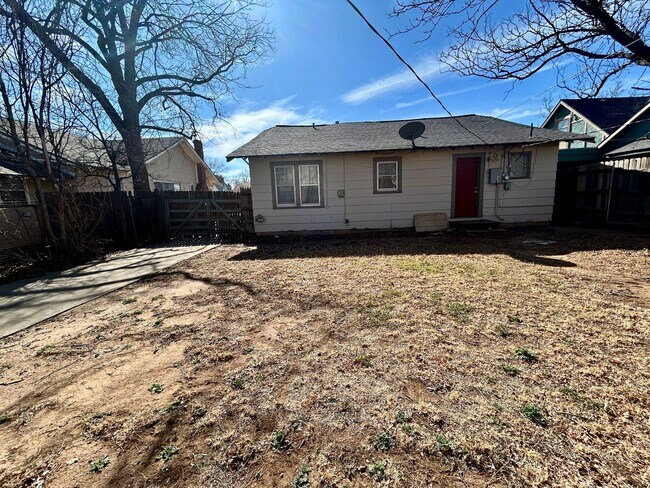 Building Photo - 2122 16th St