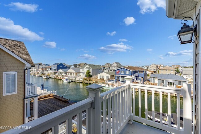 Building Photo - 206 N Lagoon Rd