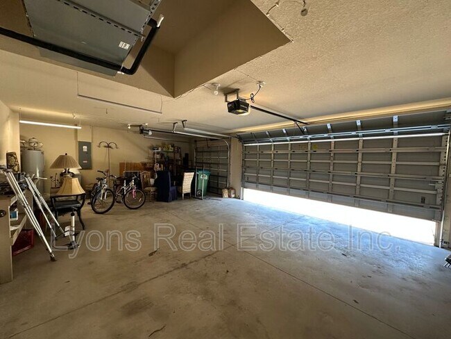 Building Photo - 2202 SE 8th St