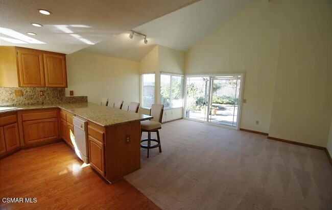 Building Photo - 6797 Oak Forest Dr