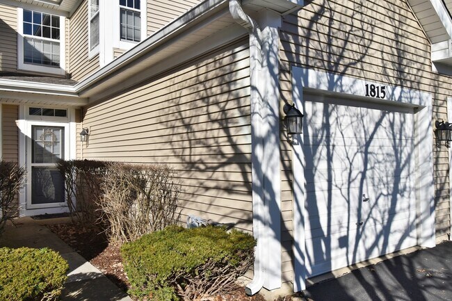 Building Photo - 1815 Moore Ct