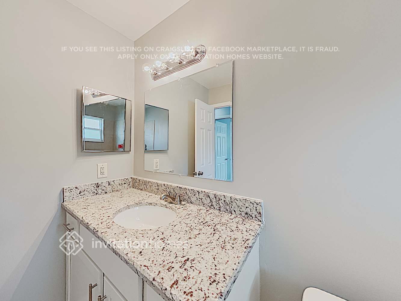 Building Photo - 900 Vincent Dr