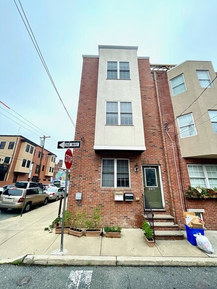 exterior - 778 S Harshaw St