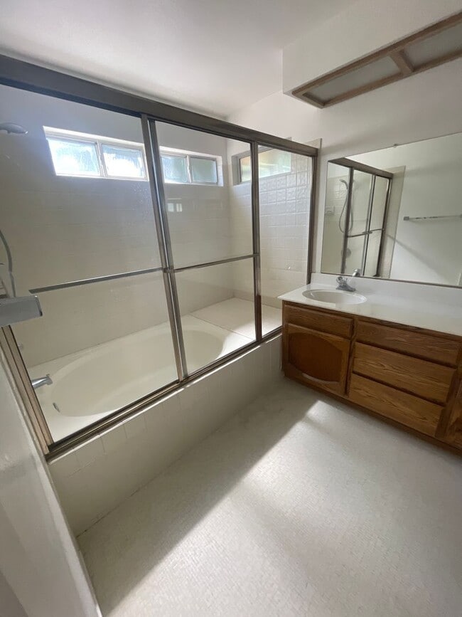 Building Photo - 6822 Paseo Del Sol Way