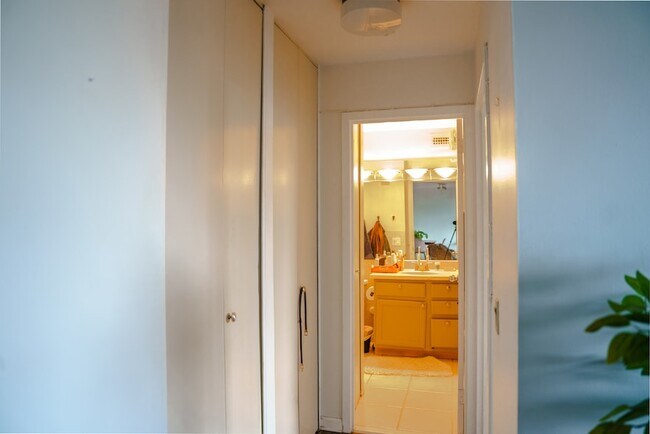 Building Photo - 1560 N Sandburg Terrace