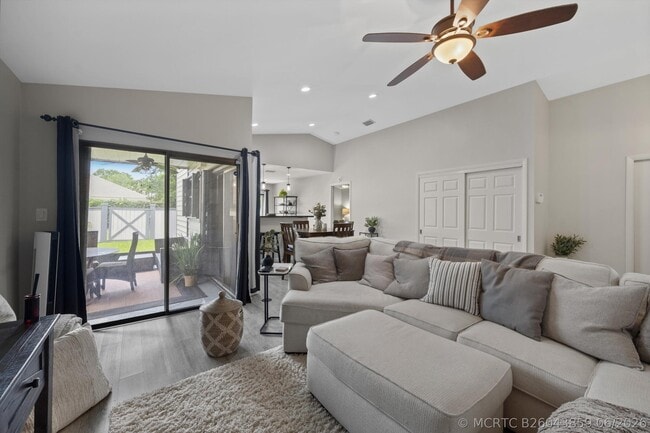 Building Photo - 2482 Bedford Mews Dr