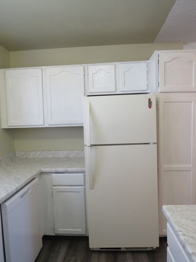 Building Photo - 2619 E Uintah St