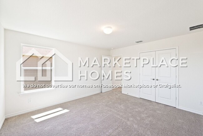 Building Photo - 4013 Woodside Dr