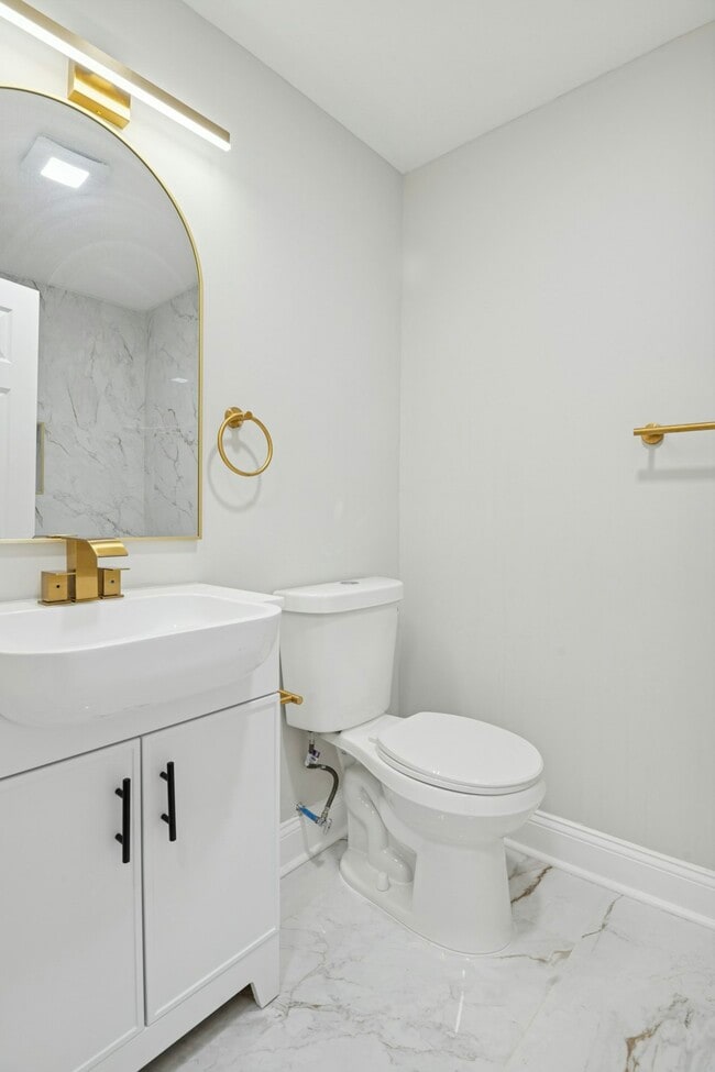 Building Photo - 527 Homestead Rd