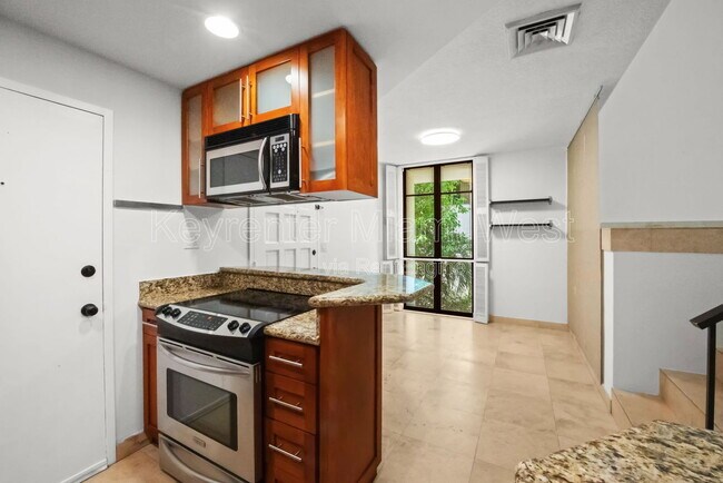 Building Photo - 2666 Tigertail Ave