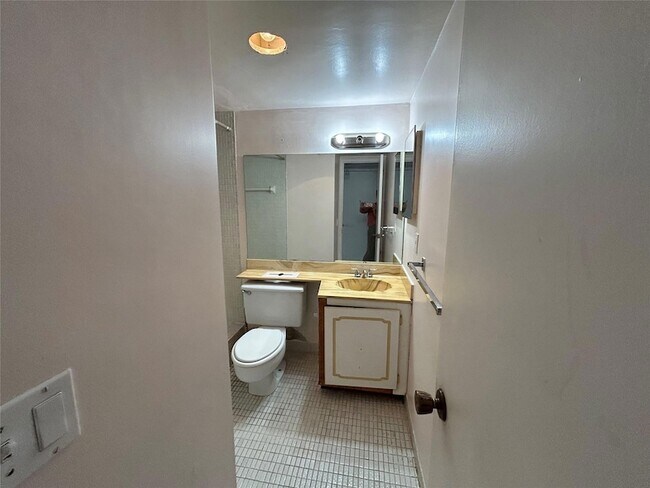 Building Photo - 3301 Spanish Moss Terrace