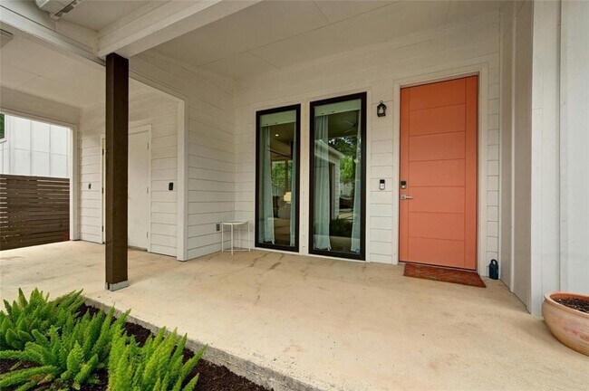 Building Photo - 4416 Gillis St