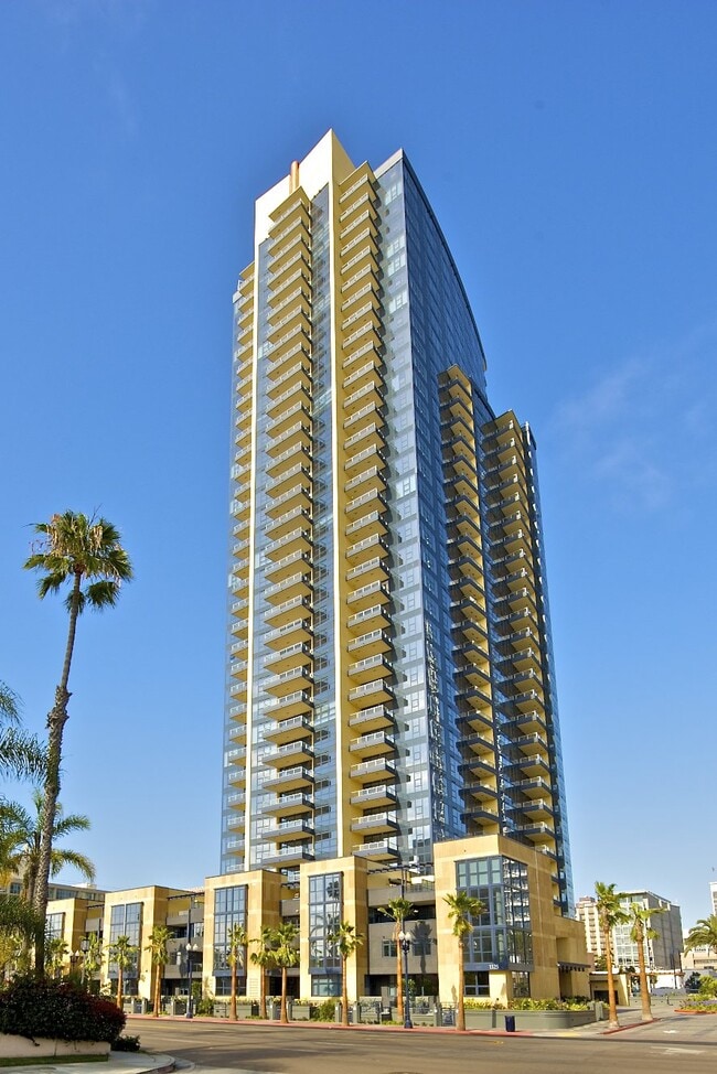 Building Photo - Ultimate Luxury Living: Fully Furnished Co...