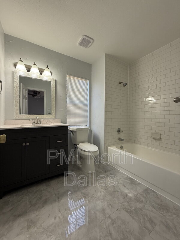 Building Photo - 2872 Harbinger Ln