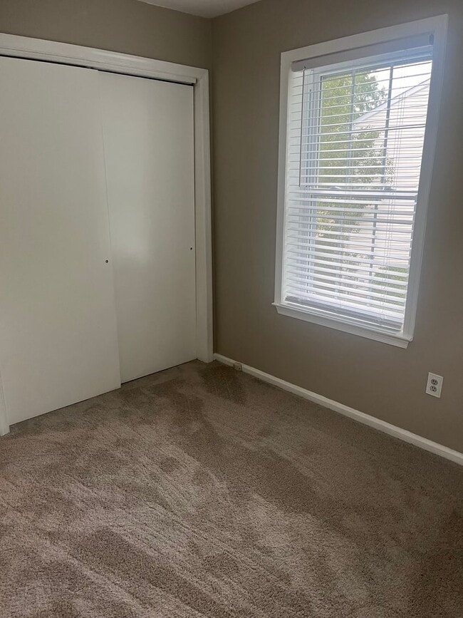 Building Photo - 3 Bd / 2.5 Bth Pennsbury School District Townhome