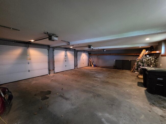 Building Photo - 20 Bonardi Dr