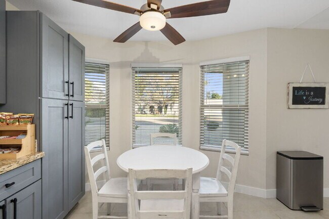 Building Photo - 14410 North 42nd Pl