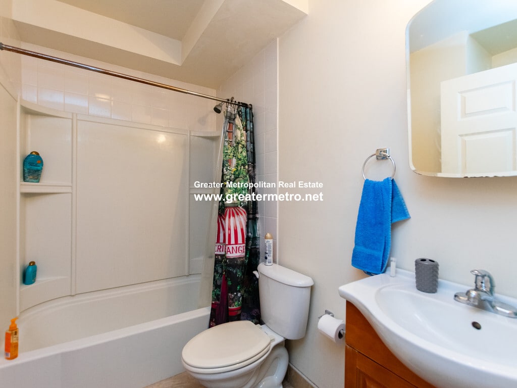 Building Photo - 41 Chelsea St