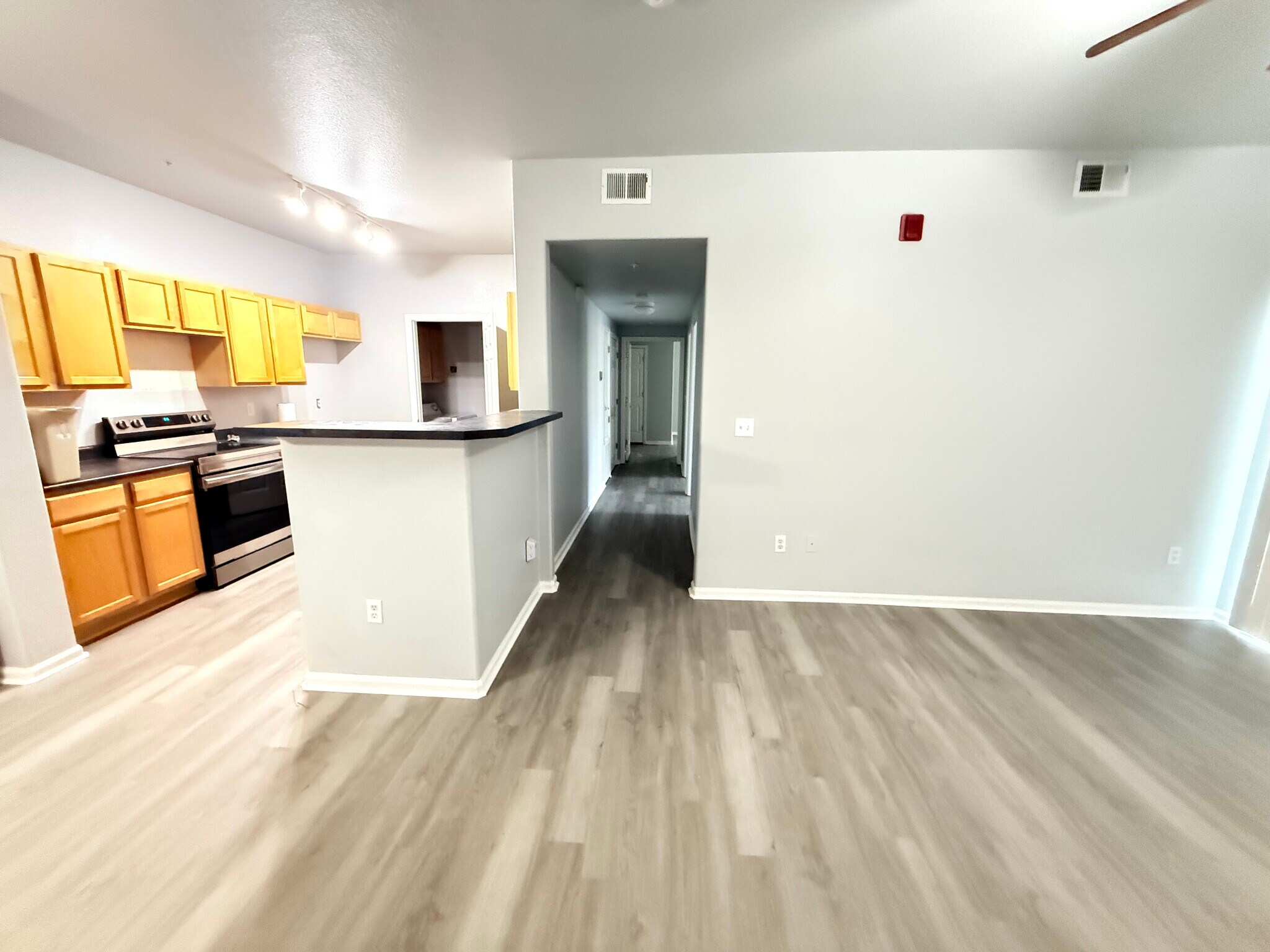 Building Photo - 15700 E Jamison Dr