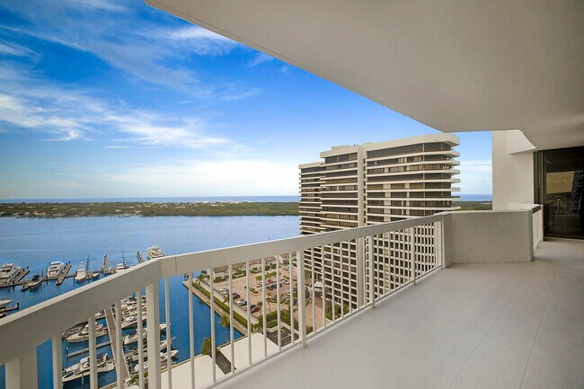 Building Photo - 155 Lakeshore Dr