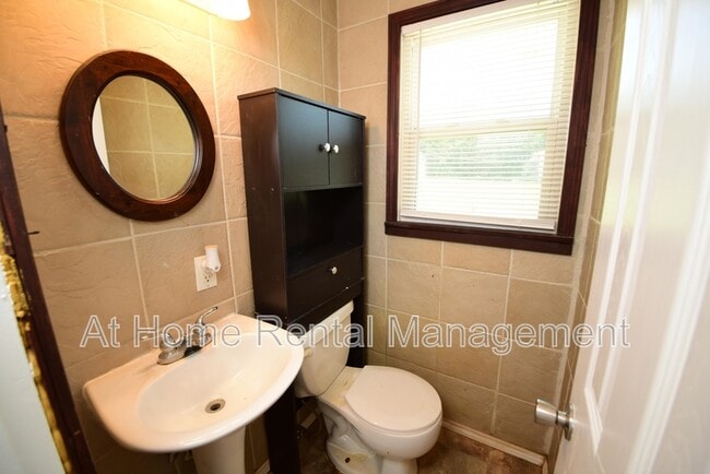 Building Photo - 477 S Norwood Ave