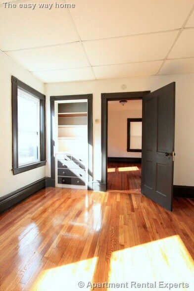 Building Photo - 53 Hinckley St