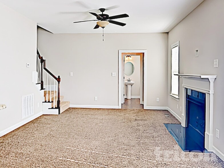 Building Photo - 69 Diamond Creek Dr