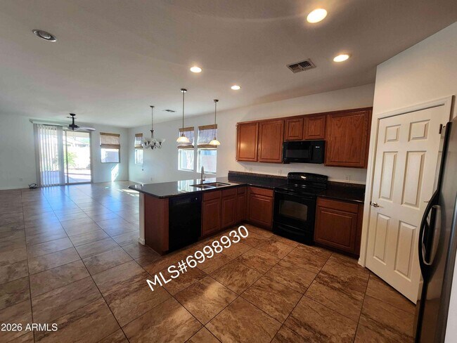 Building Photo - 7239 N 89th Dr