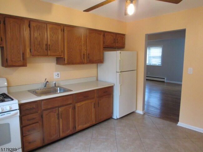 Building Photo - 1 Colonial Dr