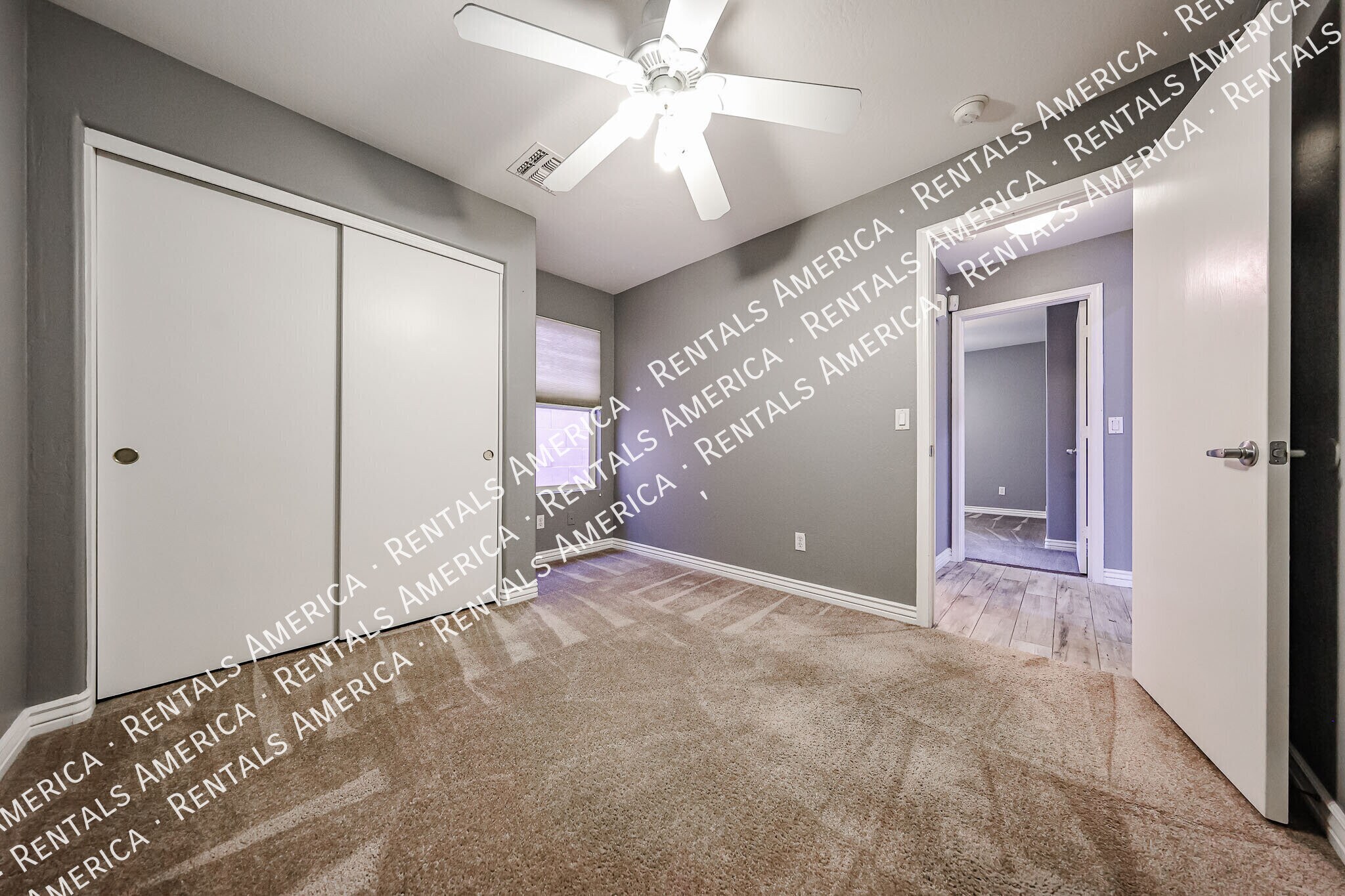 Building Photo - 4524 E Glenhaven Dr