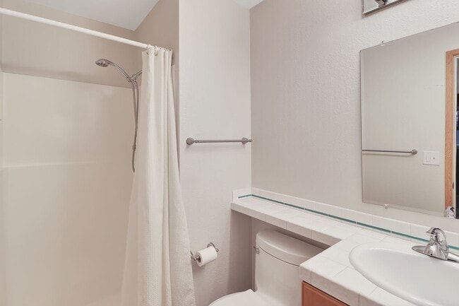 Building Photo - 3 Bed 2 Bath - One Story - Dog Per Approva...