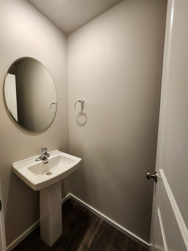 Building Photo - Brand New Construction and Smart Home Comp...