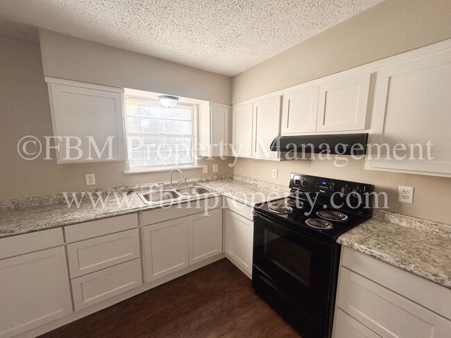 Building Photo - 1312 N Shawnee St