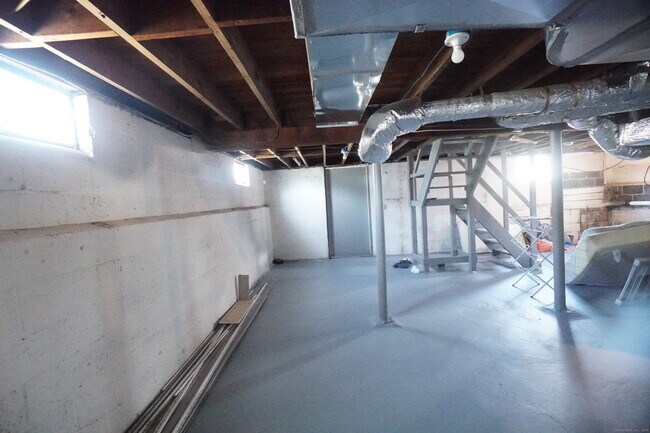 Building Photo - 14 Lynette Dr