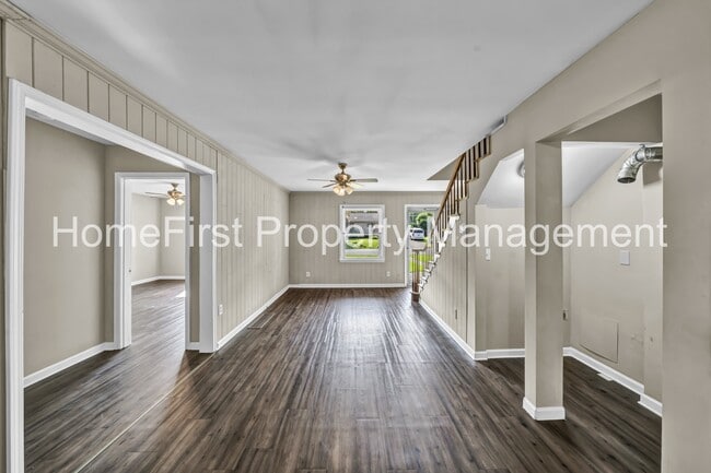Building Photo - 105 Meadowlark Dr