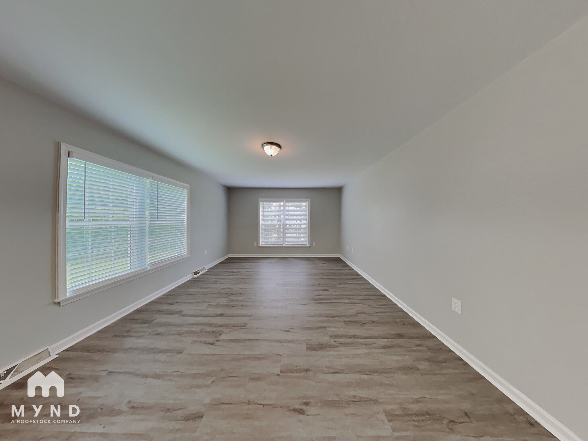 Building Photo - 215 Clearwater Dr