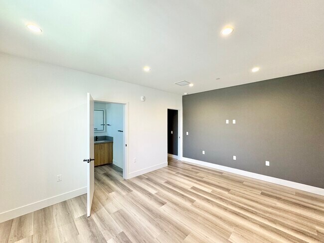 Building Photo - 11155 Huston St