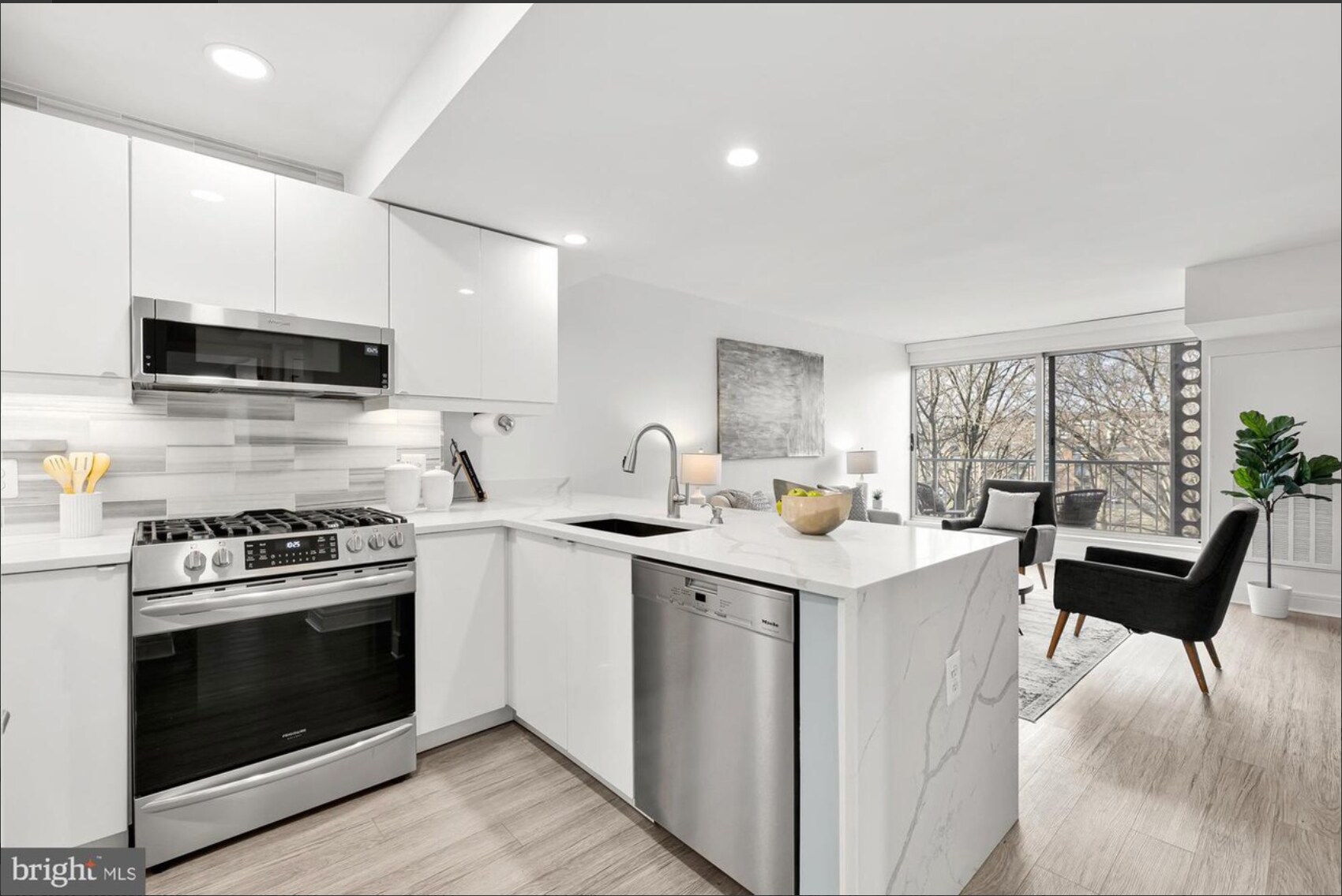 Kitchen - 800 4th St SW