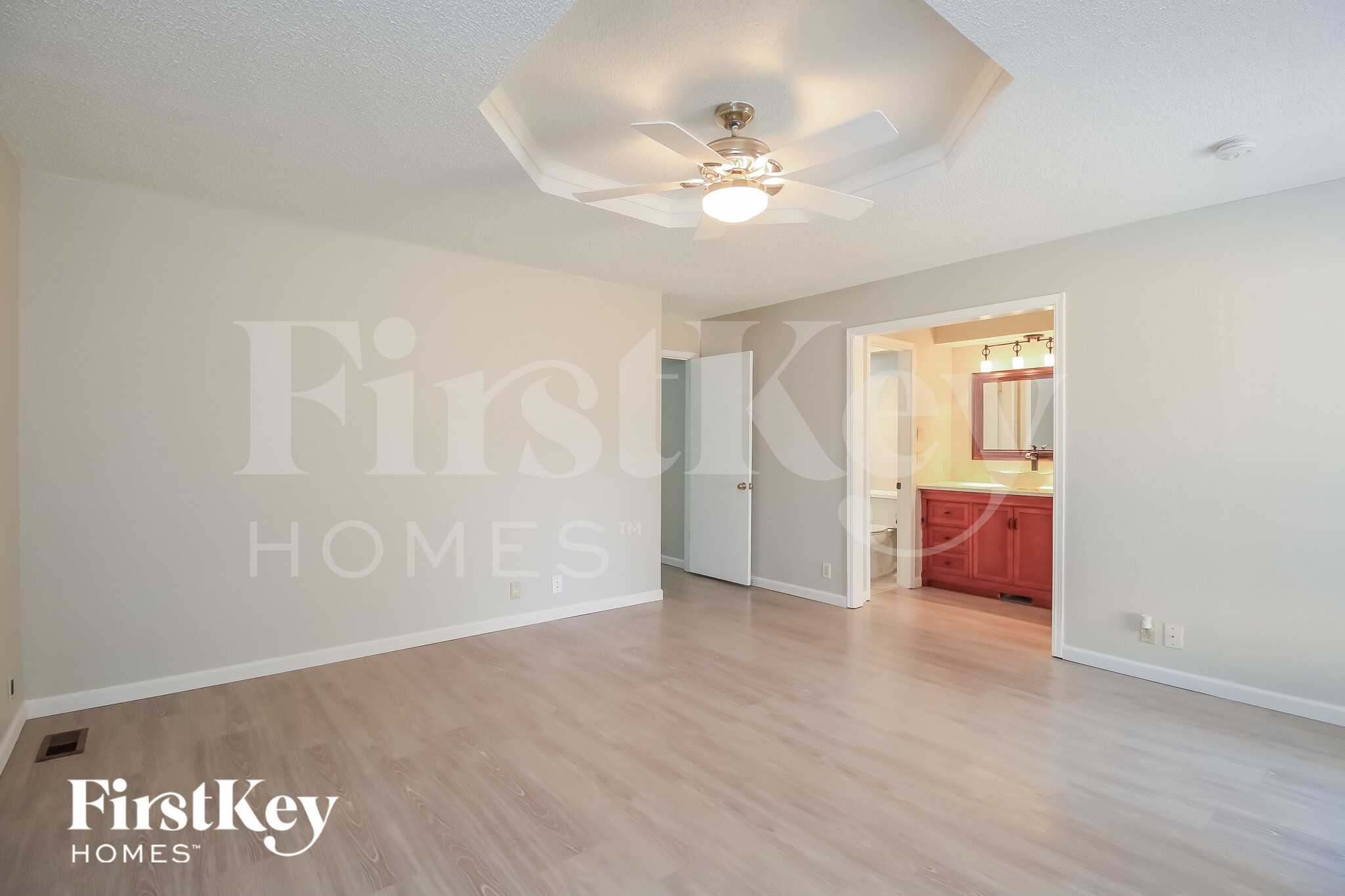 Building Photo - 2012 Tanglewood Dr