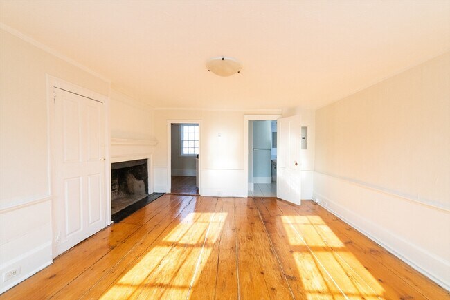 Building Photo - 31 Mugford St