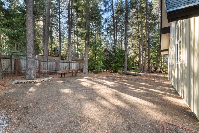 Building Photo - 319 Pine St