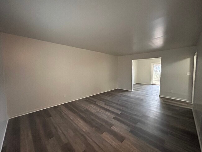 Building Photo - 9109 Troon Ln