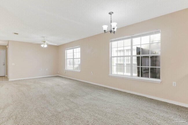 Building Photo - 139 Wildflower Ln