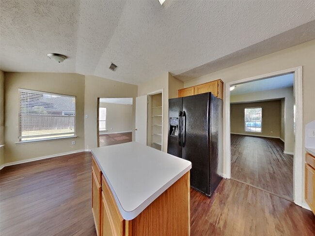 Building Photo - 2908 Cambridge Circus