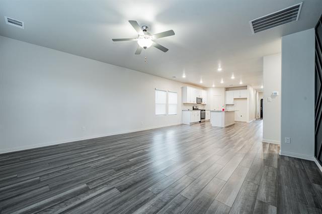 Building Photo - 5275 Amistad Dr