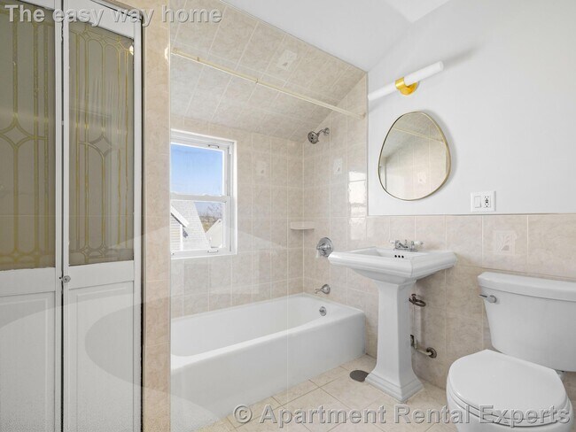 Building Photo - 42 William St