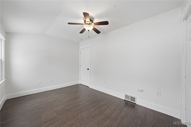 Building Photo - 4316 Clinton St