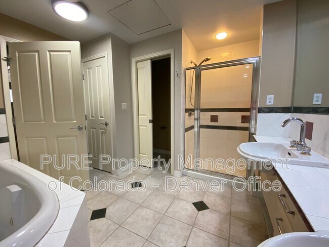 Building Photo - 1499 Blake St